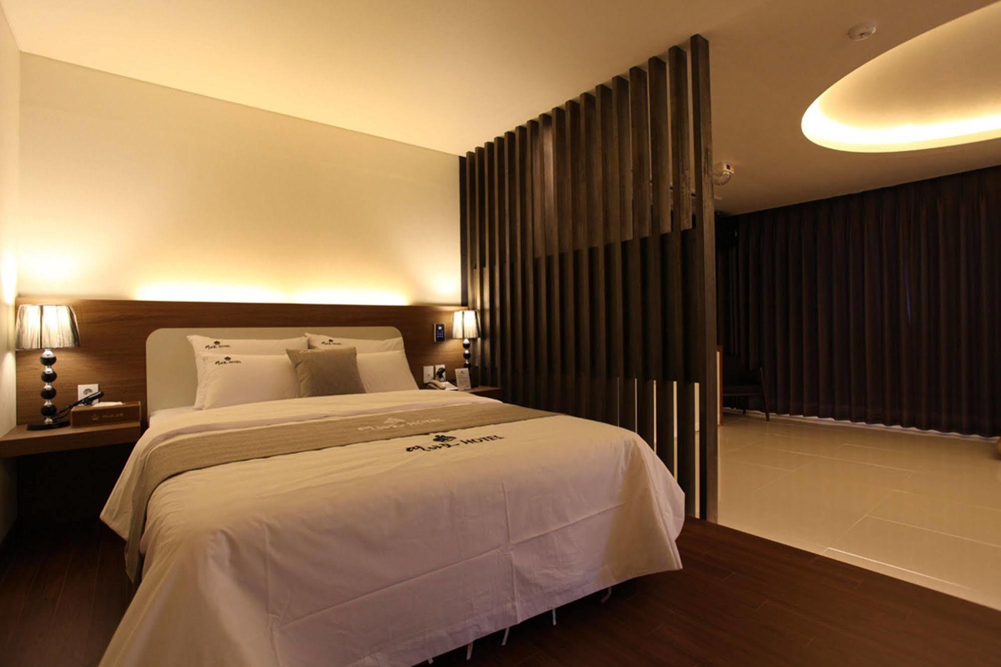 Drive In Hotel Tiamo Pocheon Buitenkant foto