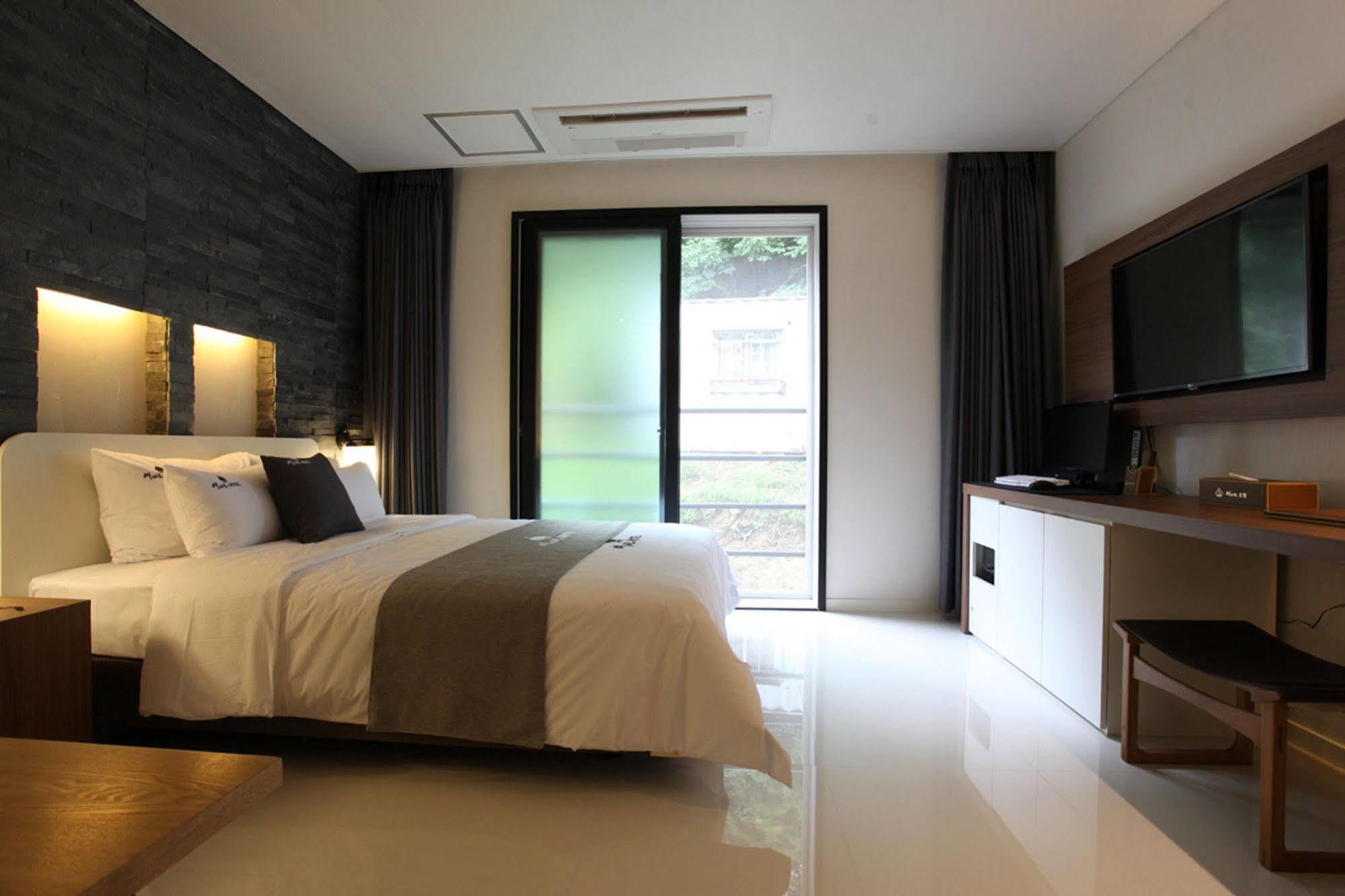 Drive In Hotel Tiamo Pocheon Buitenkant foto